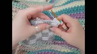 Changing colour + trapping non working yarn - mini crochet tutorial