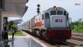 Nonton Kereta Api Keluar Masuk di Stasiun Aras Kabu