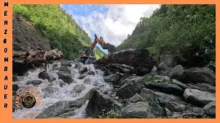 Menzi Muck  Geschinen Eine grosse Challenge mit einem umgest&uuml;rzten Baum