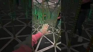Escaping Mirror Maze!