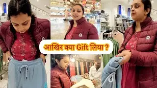 रात में गए Gaur City Mall 😍 क्यों हो गई बहस Sakshi की 😔 Jha Ji हुए Sakshi से गुस्सा 😬