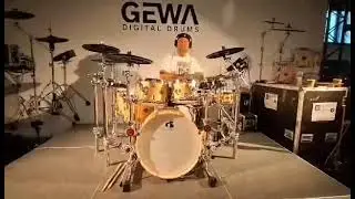 The UK Drum Show in Liverpool on Sunday having fun 👍