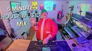SANTA’S NORTH POLE AFTERPARTY: 5 Mins of Tech House Fire
