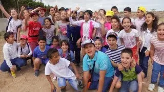 Cuatro clases de los colegios Mediterráneo y España participan en una plantación