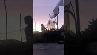Behind the Back Dunk Spinning 360 Degrees #ball #basketball #dunk