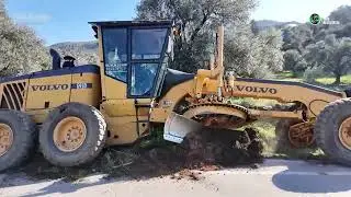 Tire’de kırsal mahallelerde şarampol temizliği sürüyor