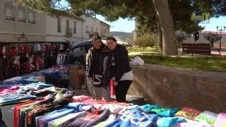 Every sundaymorning there is a nice market in Algue&ntilde;a