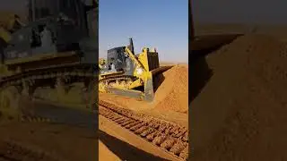 Dozers work in saudi arab desert الجرافات في العمل