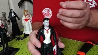 Unboxing figura Drácula de Bendyfigs,  The Noble Collection.