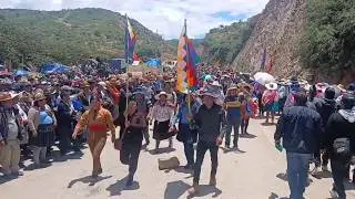 Bolivia en Parotani, marcha contundente contra Rodrigo Paz y su decreto 5503, contin&uacute;an bloqueo
