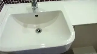 Premier Inn, Leeds Arena. Room Tour ( featuring the crying tap)