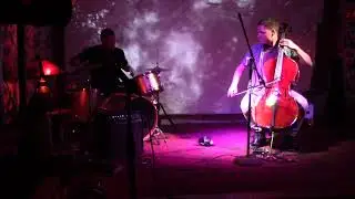 Improvised Cello/ Percussion Set | Macrofocus