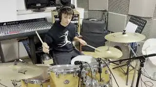 Paralyzed Lenny Kravitz drum cover by Leon