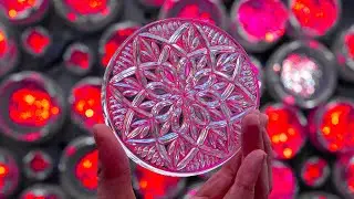 Хрусталь Waterford Crystal 2026 года на новогоднем шаре.