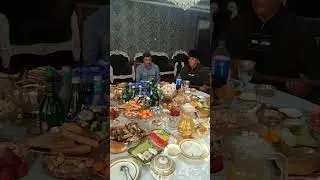 Алишер бохши дўстлар даврасида 