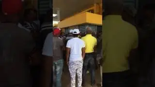 Final b&eacute;isbol en RD Aguilas vs Licey la gente buscando sus Tickets #mlb