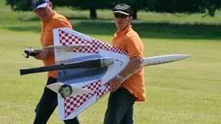 ② AMAZING 250 MPH RC PULSE JETS AT WESTON PARK RC MODEL AIRCRAFT SHOW - 2014