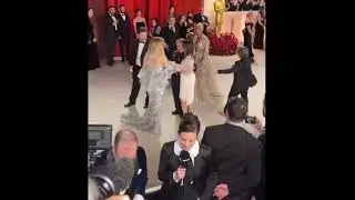 Pretty Actress FALLS in High Heels during Oscars 2023 Ceremony!