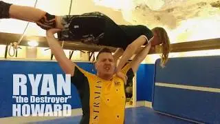 Ryan Howard setter wrestling-tittelen p&aring; spill under UKEN 2020 i Bergen | Wrestlingshow i Norge