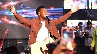 UPAKO ULIVYOSHUKA KATIKATI YA SHOW MLIMANI CITY ISRAEL MBONYI AKIIMBA LIVE 