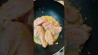 How to cook Molokhia w/ Chicken #shortvideo #food #arabicfood #molokhia