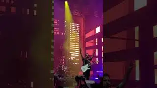 Adamlar - Sarılırım Birine (Ext Solo) & Mezara Kadar @ VW Arena | 10. Yıl