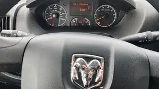 Ram Promaster 1500 2013-2021 гг. Требуется замена масла, сброс