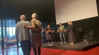 Tvenningen av Jane Karlsdotter