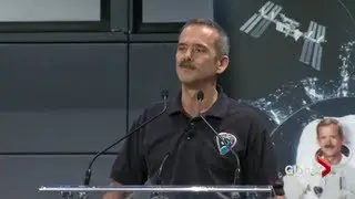 Chris Hadfield retires