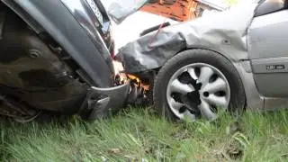 06.04.2014: Vorfahrtsfehler: Zwei PKWs landen im Graben - Horrheim
