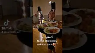 Girl power 🤩🏋&zwj;♀️ #waiter #short #shorts #kelner #tiktok #ytshorts #work #girl #power #viral #2023