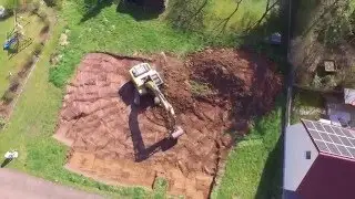 Baustelle WOLF-HAUS Einfamilienhaus Karbach Erdaushub Tag 1 LUFTAUFNAHME