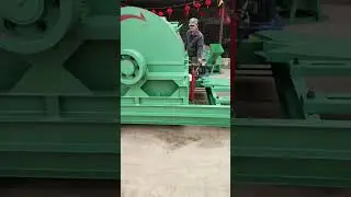 Hydraulic system to control the inlet of the wood crusher#machinery #woodchipper #chipper