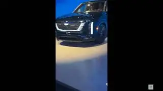 @Tem-Pora  THROWS A SHOPPING CART AT @Sto-Pov 'S CAR