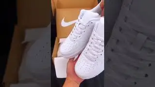 Nike x Louis Vuitton Air Force 1 Low &ndash; это культовое сочетание спортивного стиля и роскоши.