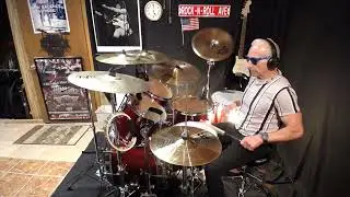Старый байкер в пабе &ndash; забавная рокабилли-песня 1960-х! 🎸 @DonnieRockAve #музыка #байкер