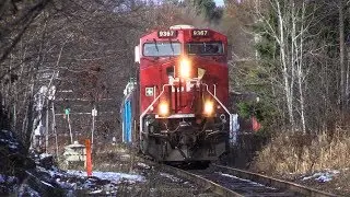 CP 9367 at Parry Sound (21NOV2017)