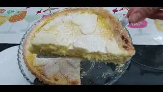 Crostata con crema gialla