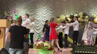 Випускний вальс