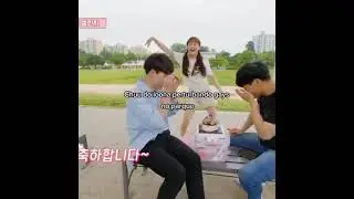 Chuu do Loona perturbando gays no parque