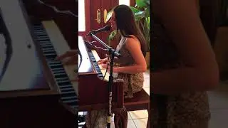 Τα ήσυχα βράδια - by Jasmin Alvarez cover