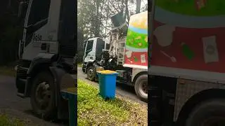 Epic side-loader wheelie bin empty #garbagetruck #bins #trashtrack