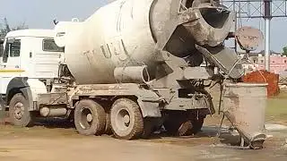 method of small work concreting || bucket se concrete kaise dalte hai ||