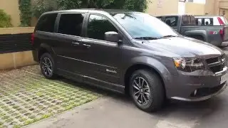 Vehiculo Minusvalido Rampa y puertas control remoto