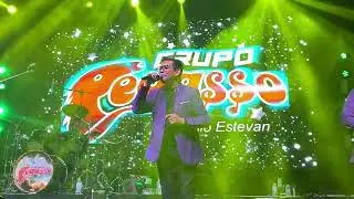 Grupo Pegasso canta Triby y Roger í piña 