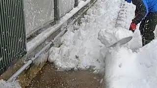 Satisfying Snow Removal into Fast Flowing Water | ASMR Japan