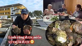 503.Một ngày bội thu hào, sò điệp, Anh Minh lại ra biển đi bắt hải sản về cho vợ ăn. 