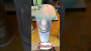 Использование Spray Max 2K на вашей гитаре #шорты