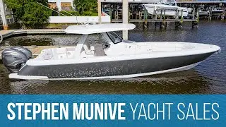 Intrepid Boat 345 Nomad Side Edition (2020) Twin JOYSTICK Helm Master Yamaha 425 Outboard Engines
