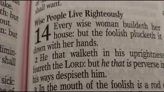 Proverbs Ch&sup1;⁴WISE PEOPLE LIVE RIGHTEOUSLY 📖Study B4🛌join us Day&sup1;&sup3; #Passover #BibleServants📖